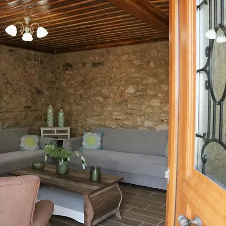 Holiday home Vasilis House *